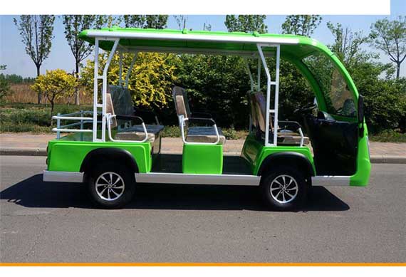 Electric sightseeing vehicles with power steering are used in tourist attractions