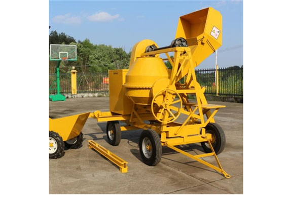 500L four wheeled diesel self loading concrete mixer machine portable with lift price