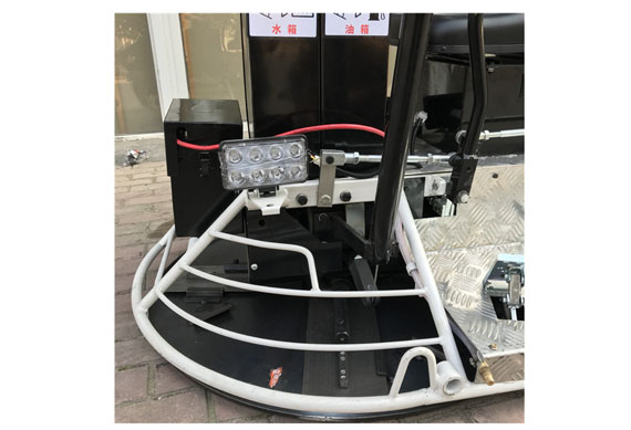 power floating machine for smoothing concrete surface