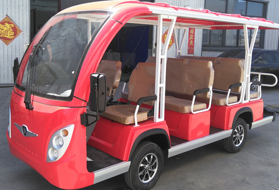 Hot selling passenger carrier shuttle bus with low price