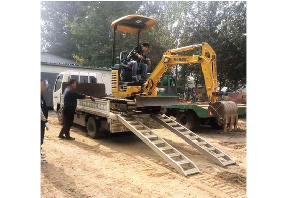 Portable forklift loading ramps