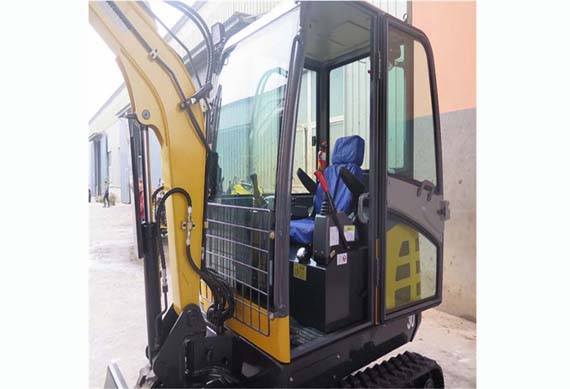 wheel mini 2600kg diesel hydraulic hammer mini excavator machine for sale