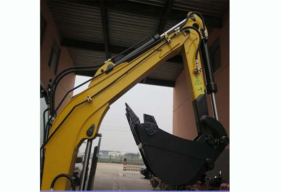 wheel mini 2600kg diesel hydraulic hammer mini excavator machine for sale