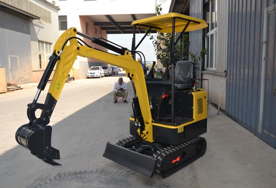 price of super 1.3 ton mini crawler excavator for dugging ditches