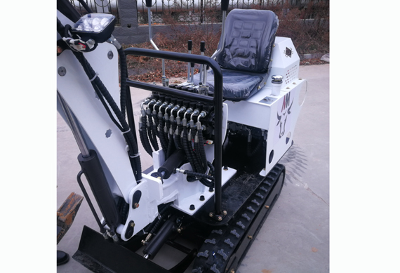 Best 800kg farm equipment machinery mini excavator undercarriage with bucket on hot sale