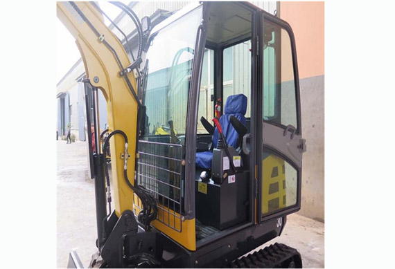 Surprise promotion mini bagger hydraulic hammer excavator 3 ton Japan direct engine for sale