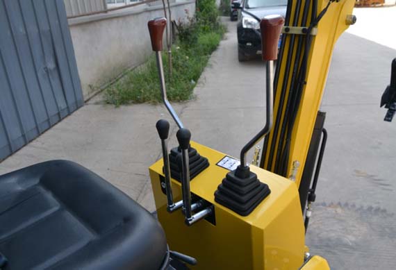 mini excavator koop diesel engine for sale towable mini excavator 900 kg for sale