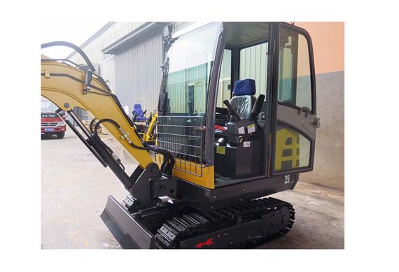 price of NM-E15 mini excavator mini crawler digger with water cooled engine