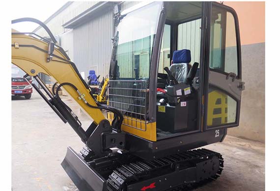 Chinese 2.5 ton mini crawler excavator with closed cabin for sale cheap price