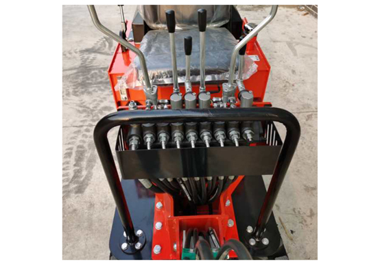 Newly designed mini excavator with auger bucket ripper attachments for sale