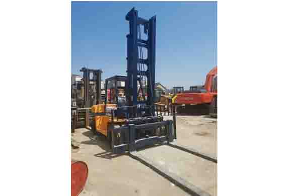 7 ton Komatsu forklift