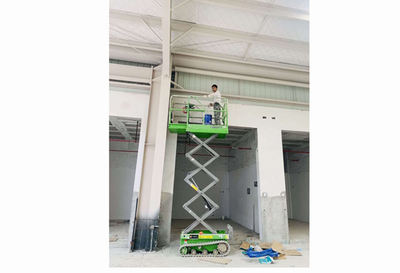 New Design Crawler type Electric Hydraulic self-propelled scissor lift with hydraulic legs