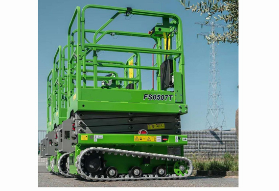 2020 New Design CE ISO approved 200kg 4.5m hydraulic self propelled moving mini tracked crawler electric scissor lift for sale