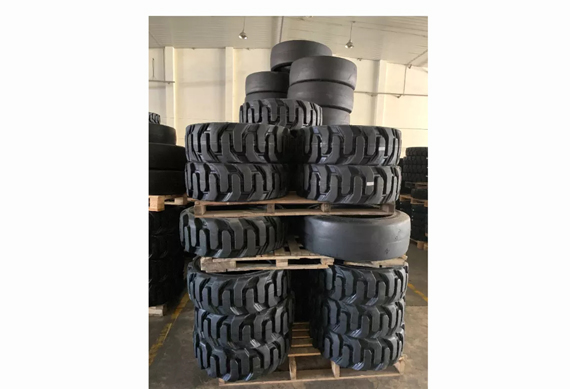 Soild Tyre 4 Wheels For W1000F Wirtgen Milling Machine