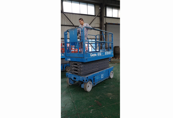 JLG Genie Used electric scissor lift with good condition