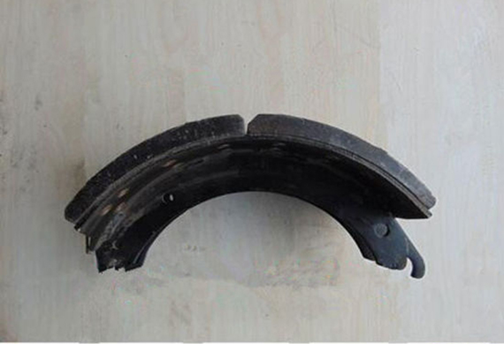 Sinotruk Howo engine spare truck Brake Shoe AZ9761340106