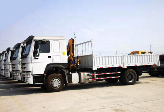 HOWO 4x2 266HP 15tons Truck Mounted Crane for Sale