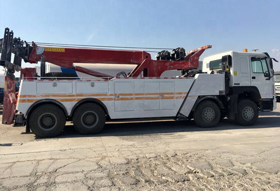 Sinotruk 8x4 30ton road block removal flatbed wrecker tow truck