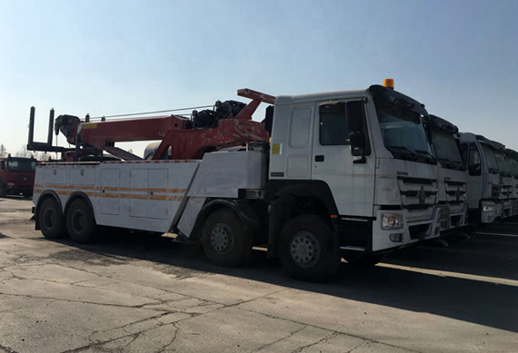 Sinotruk 8x4 30ton road block removal flatbed wrecker tow truck