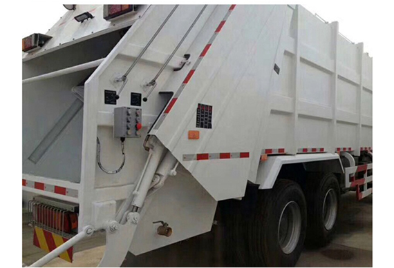 Sinotruk waste truck container 8 tons compactor garbage can cleaning truck