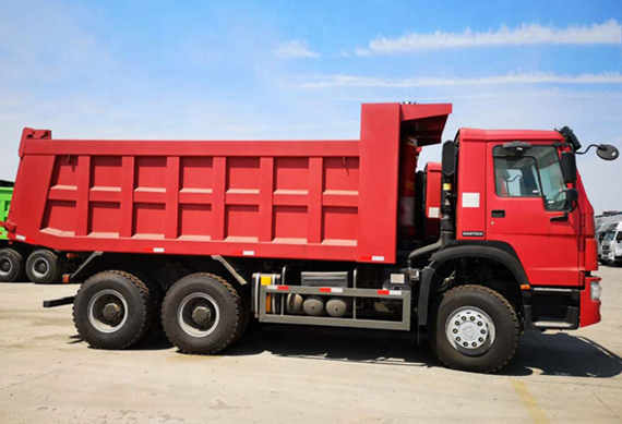 Sinotruk HOWO 6X4 right hand drive 10-wheel mini dump truck