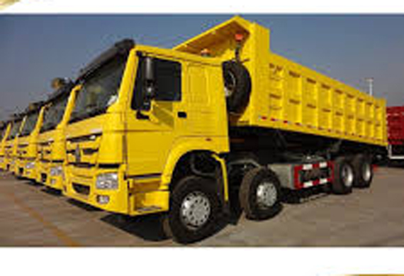 Sinotruck howo 40 cubic meters tipper 8x4 dump truck 100 ton for sale