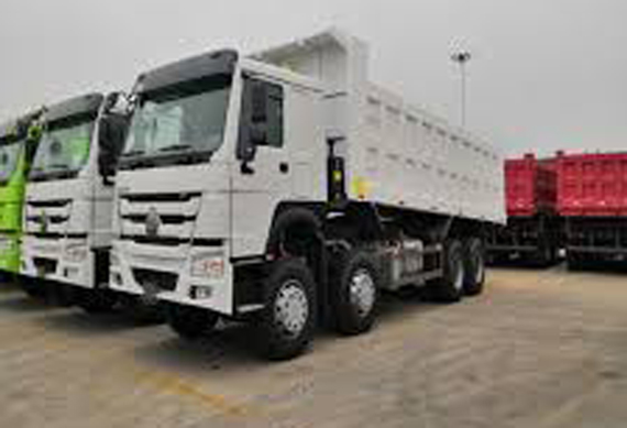 Sinotruck howo 40 cubic meters tipper 8x4 dump truck 100 ton for sale