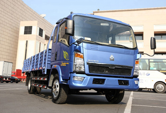China small cargo trucks New and used Sinotruk howo light trucks