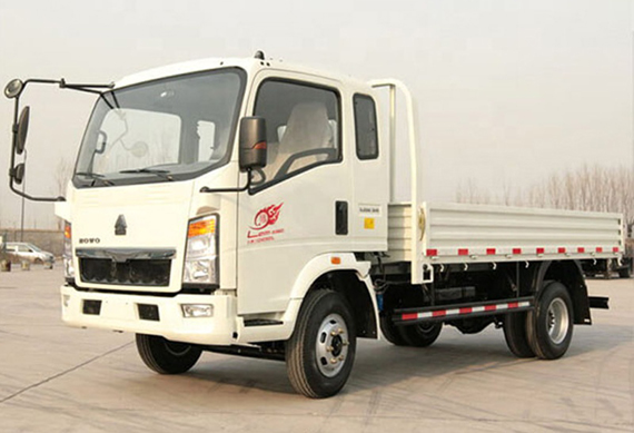 Chinese Original Sinotruck HOWO Trucks Light Truck 4X2 Cargo Truck