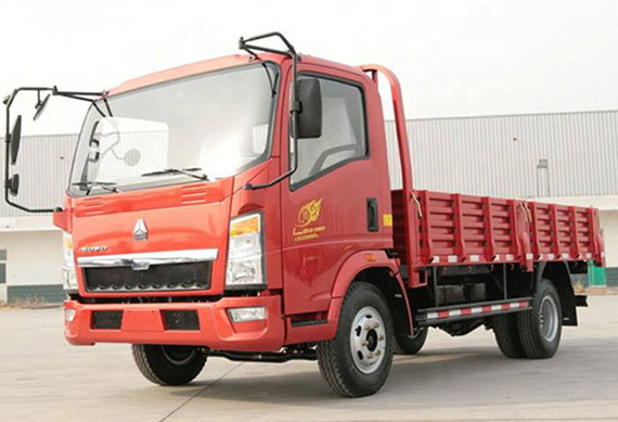 Chinese Original Sinotruck HOWO Trucks Light Truck 4X2 Cargo Truck