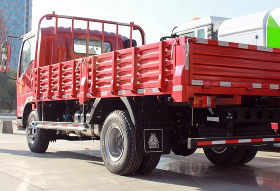 Sinotruk 6 wheeler howo diesel light cargo truck 4x2 for sale