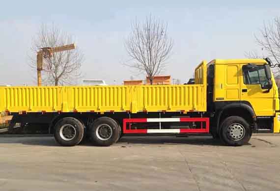 Sinotruk Howo 6x4 10wheeler heavy electric cargo trucks for sale