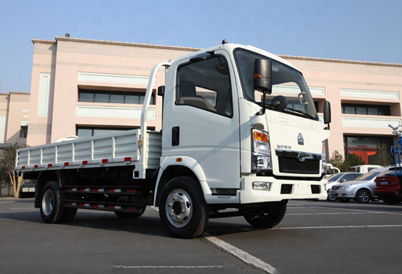 China factory Sinotruk brand howo 4x2 van light truck