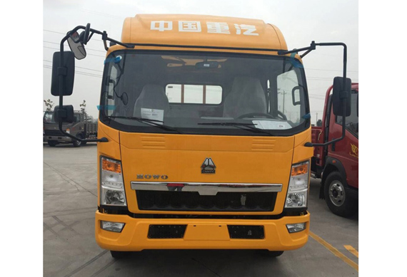 Howo 5 tons cargo truck van 4x2 light truck for sale