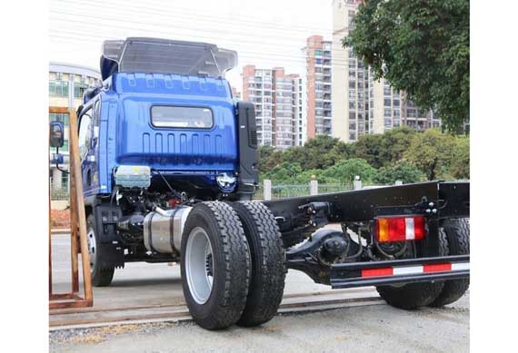 China Sinotruk howo double cab minin light duty dumper truck 4x2