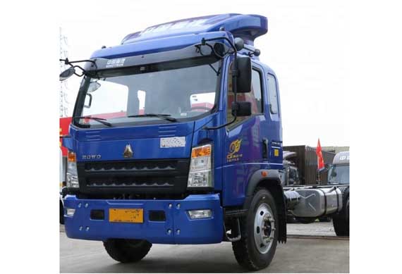 China Sinotruk howo double cab minin light duty dumper truck 4x2