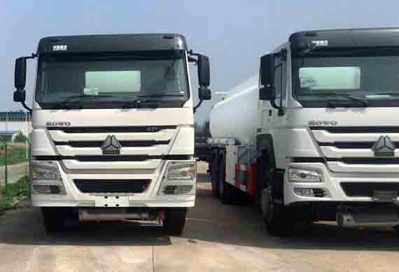 Sinotruk Howo 6x4 8x4 heavy Oil transport tank fuel truck price for sale