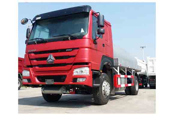 Sinotruk Howo 4x2 290HP 5000liters heavy oil tanker truck price for sale