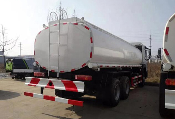 Sinotruk Howo 20000 Liters 6000 Gallon Diesel Oil Transporter Capacity Fuel Tank Tanker Truck For Sale