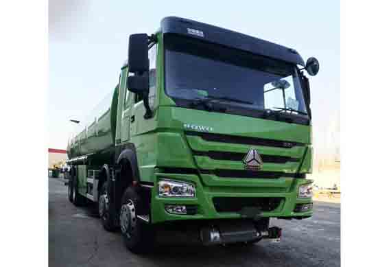 China factory hot sale 30000 liter heavy 8x4 oil tanker truck price