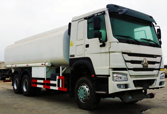 SINOTRUK 6x4 25000liter HOWO oil truck fuel tanker truck cheap price