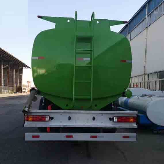 Sinotruk Howo Fuel Tank Trucks 8x4 35000liters oil tanker truck sale