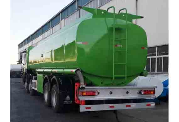 Sinotruk Howo Fuel Tank Trucks 8x4 35000liters oil tanker truck sale