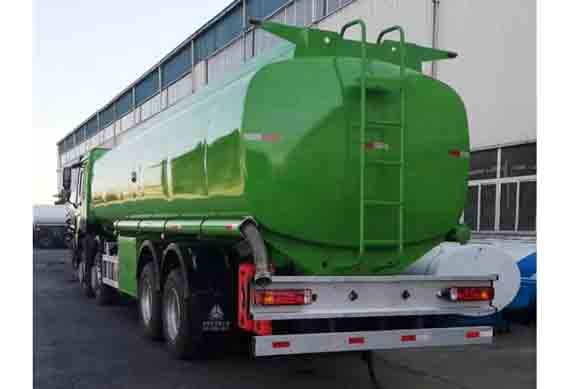 Sinotruk Howo 30000 Liters 8000 Gallon Diesel Oil Transporter Capacity Fuel Tank Tanker Truck For Sale