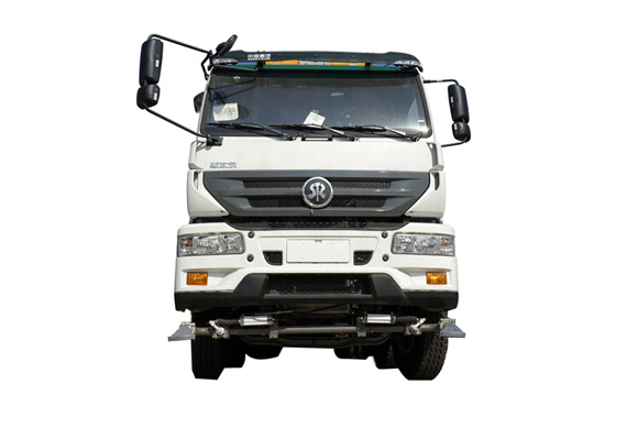 sinotruck howo 4x2 6 wheeler fuel oil tanker price ships for sale