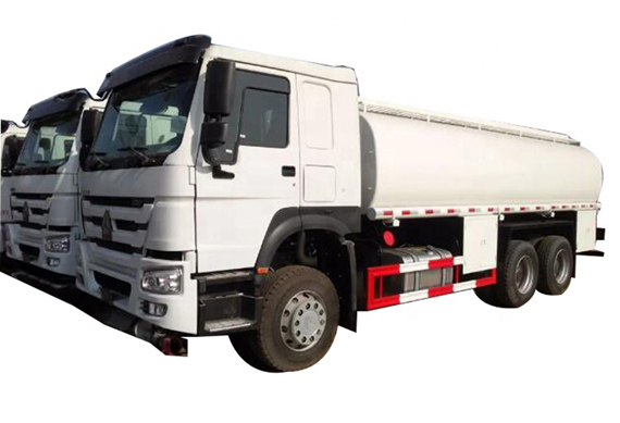 Sinotruk Howo 6x4 8x4 heavy Oil transport tank fuel truck price for sale