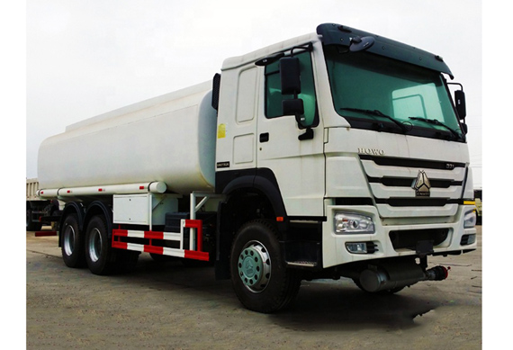 Sinotruk Howo 6x4 8x4 heavy Oil transport tank fuel truck price for sale