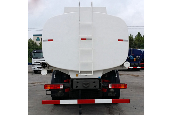 Sinotruk Howo 6x4 8x4 heavy Oil transport tank fuel truck price for sale