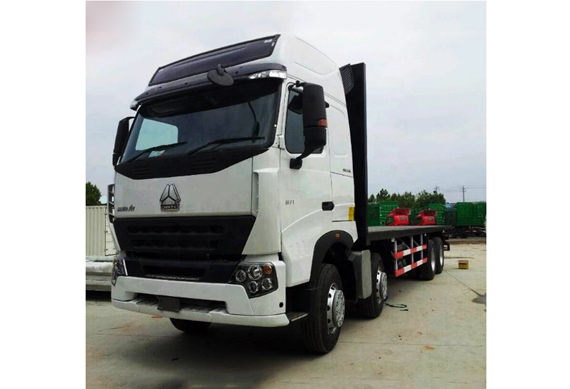 Hot sale factory price Howo A7 tractor trailer truck with low bed flatbed truck