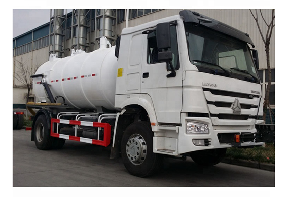 SINOTRUK HOWO 4x2 Vacuum Sewage Suction cleaning Truck for sale